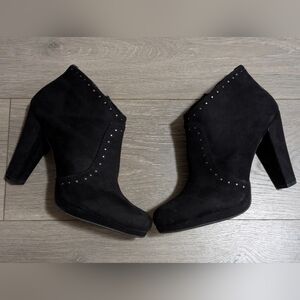 Report•Remi Women's Black Faux Suede Studded Ankle Booties With Zipper•Size:9.5